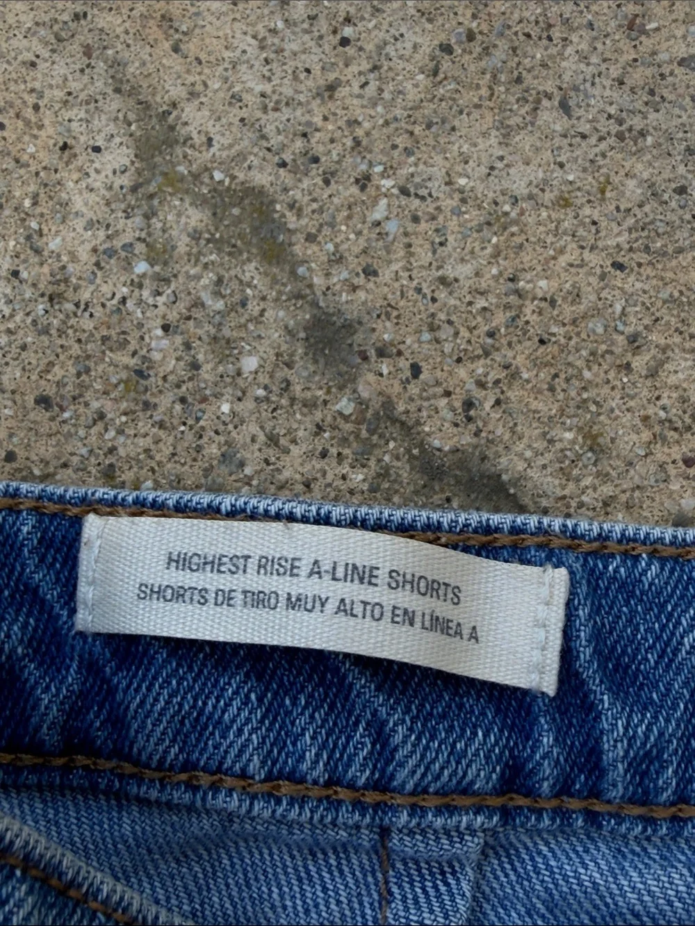 Universal Thread Women's Highest Rise A-Line Patch Pocket Jean Shorts Size 6